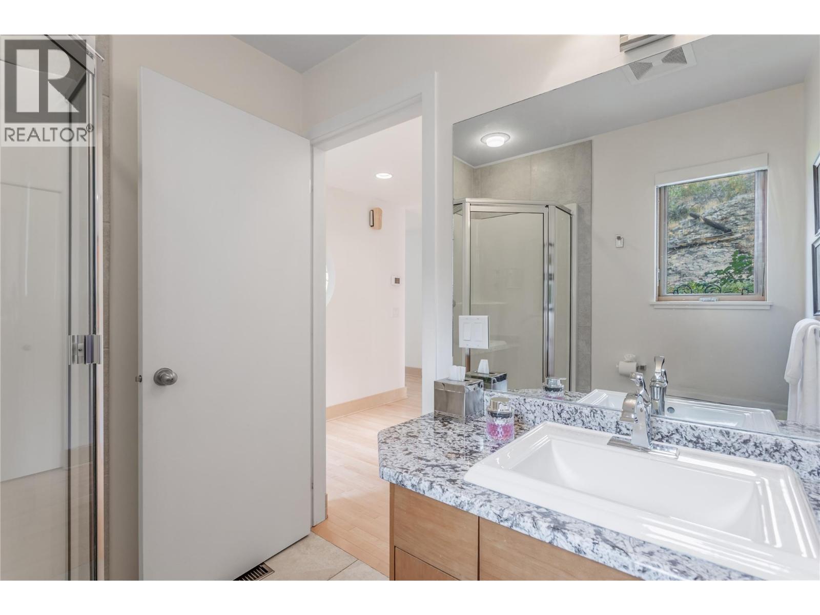 5851 Lakeshore Road, Kelowna, British Columbia  V1W 4J5 - Photo 17 - 10398427