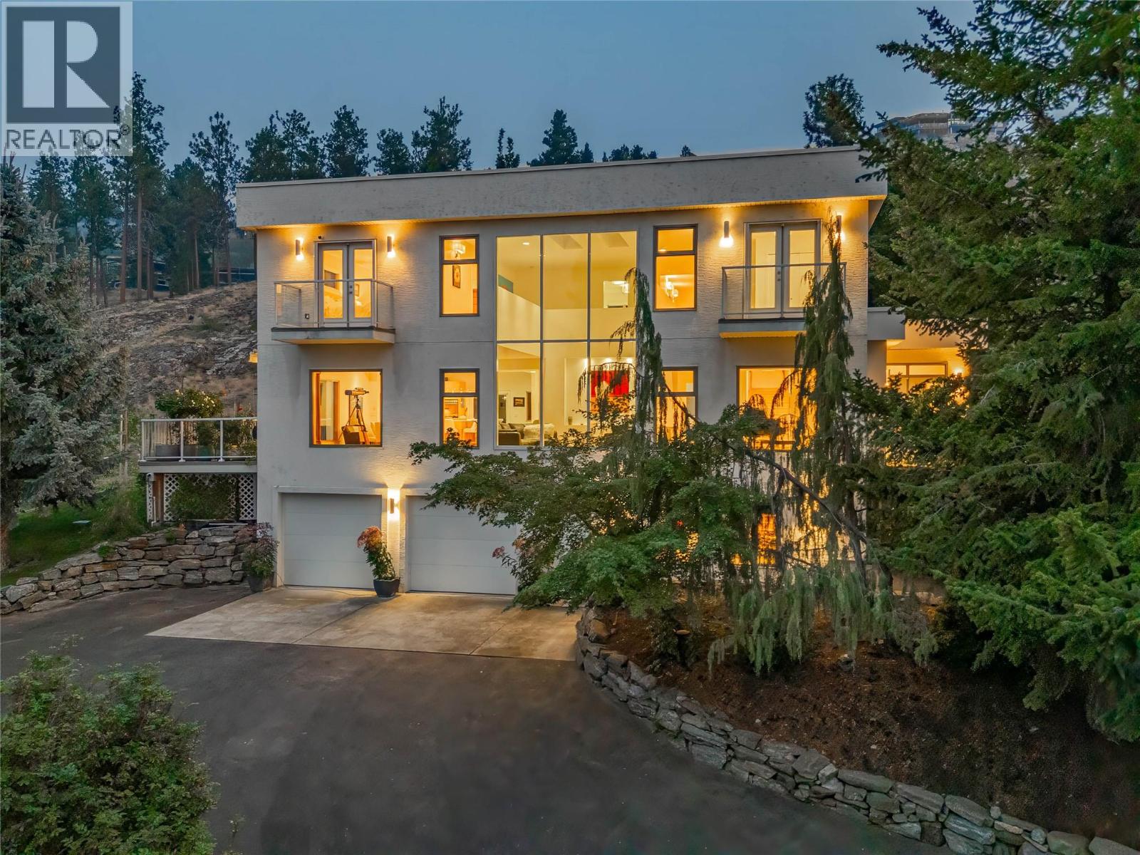 5851 Lakeshore Road, Kelowna, British Columbia  V1W 4J5 - Photo 2 - 10398427
