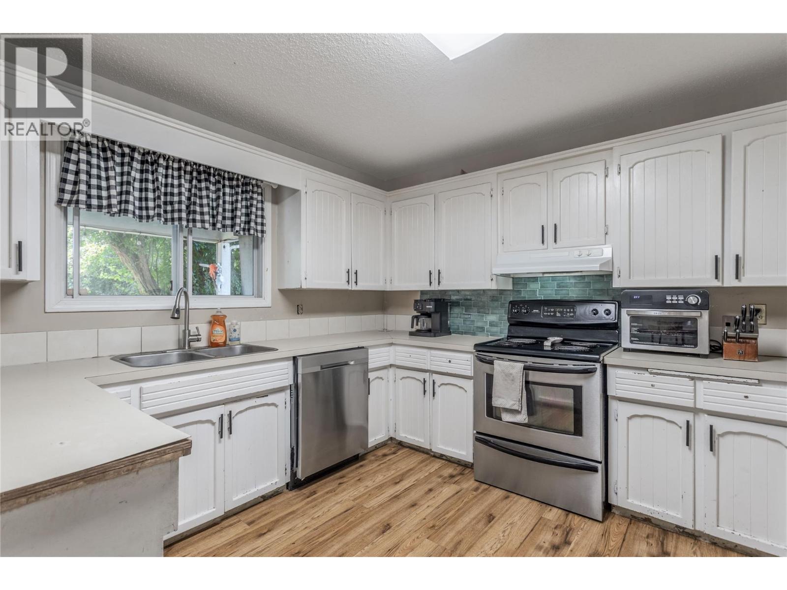 465 Bach Road, Kelowna, British Columbia  V1X 2K8 - Photo 9 - 10398319