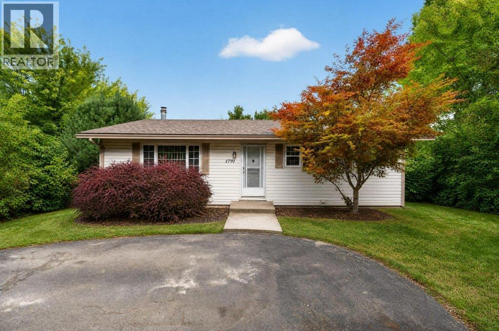 1791 15 Avenue Ne, Salmon Arm, British Columbia  V1E 2T7 - Photo 1 - 10397744