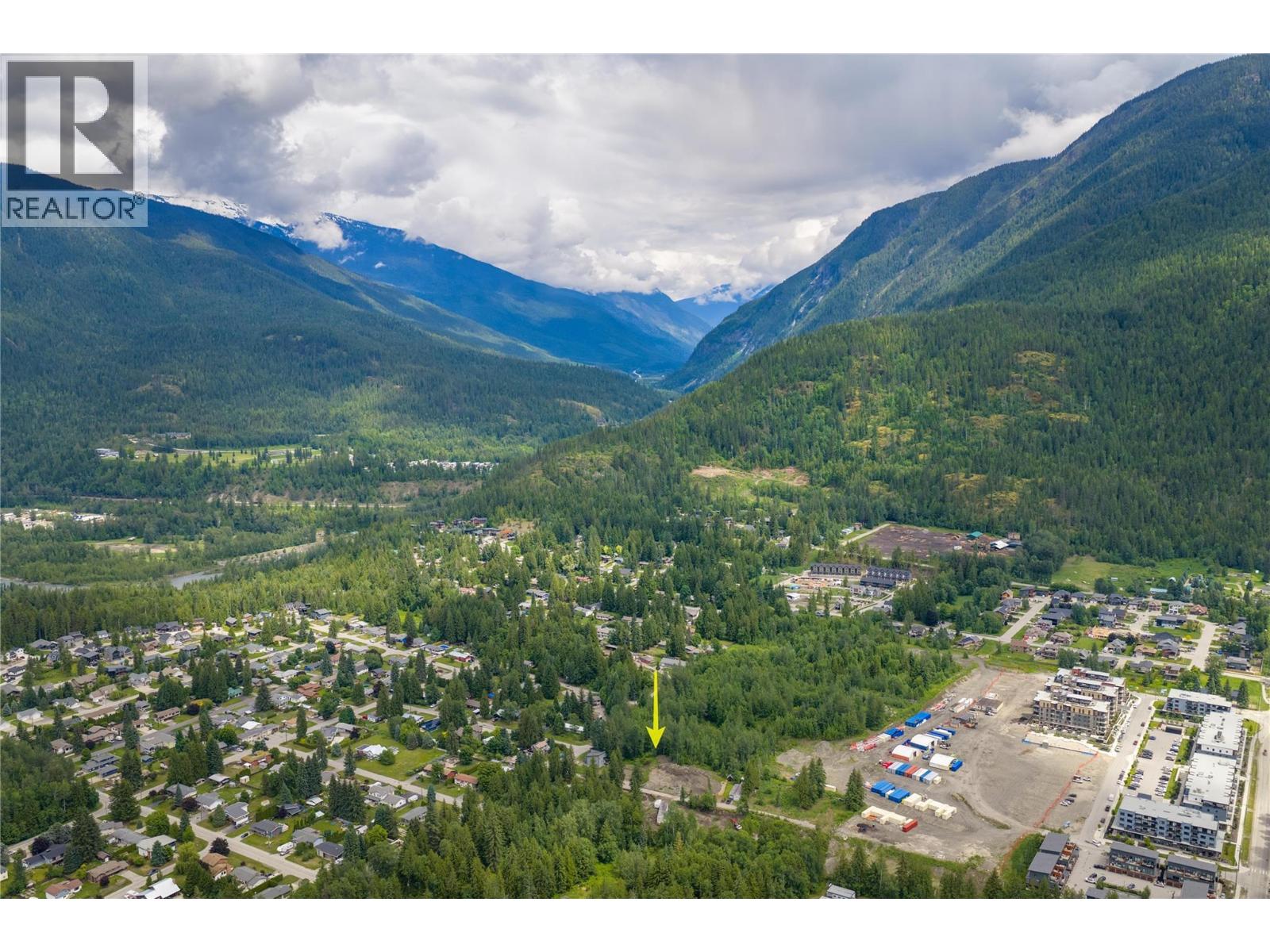 1695 Arrow Drive, Revelstoke, British Columbia  V0E 2S1 - Photo 5 - 10396281