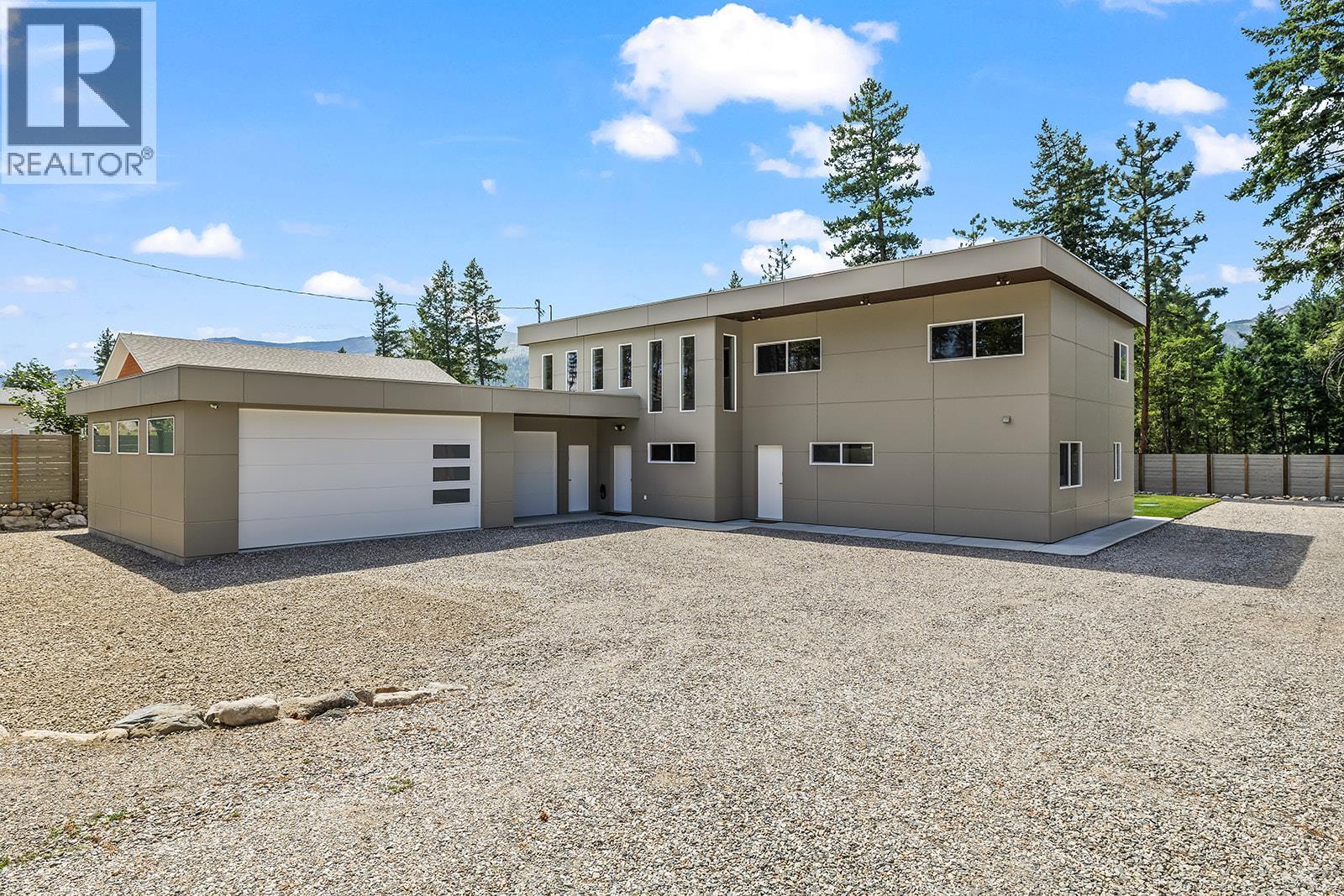 7141 Dunwaters Road, Kelowna, British Columbia  V1Z 3W5 - Photo 1 - 10398795