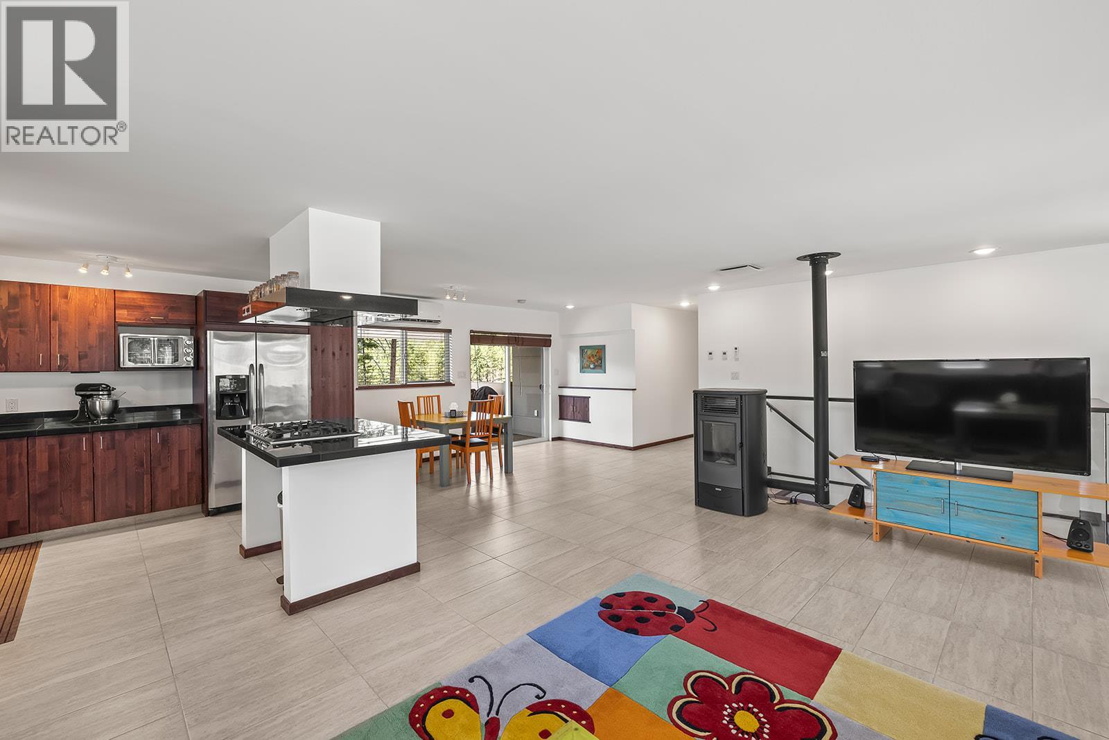 7141 Dunwaters Road, Kelowna, British Columbia  V1Z 3W5 - Photo 30 - 10398795