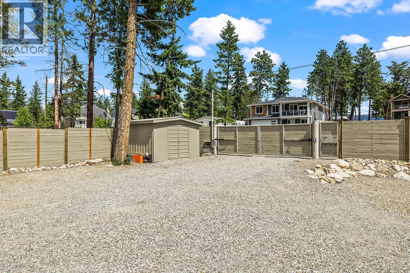 7141 Dunwaters Road, Kelowna, British Columbia  V1Z 3W5 - Photo 4 - 10398795