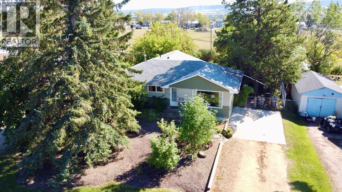 1045 93 Avenue, Dawson Creek, British Columbia  V1G 1E3 - Photo 1 - 10398862