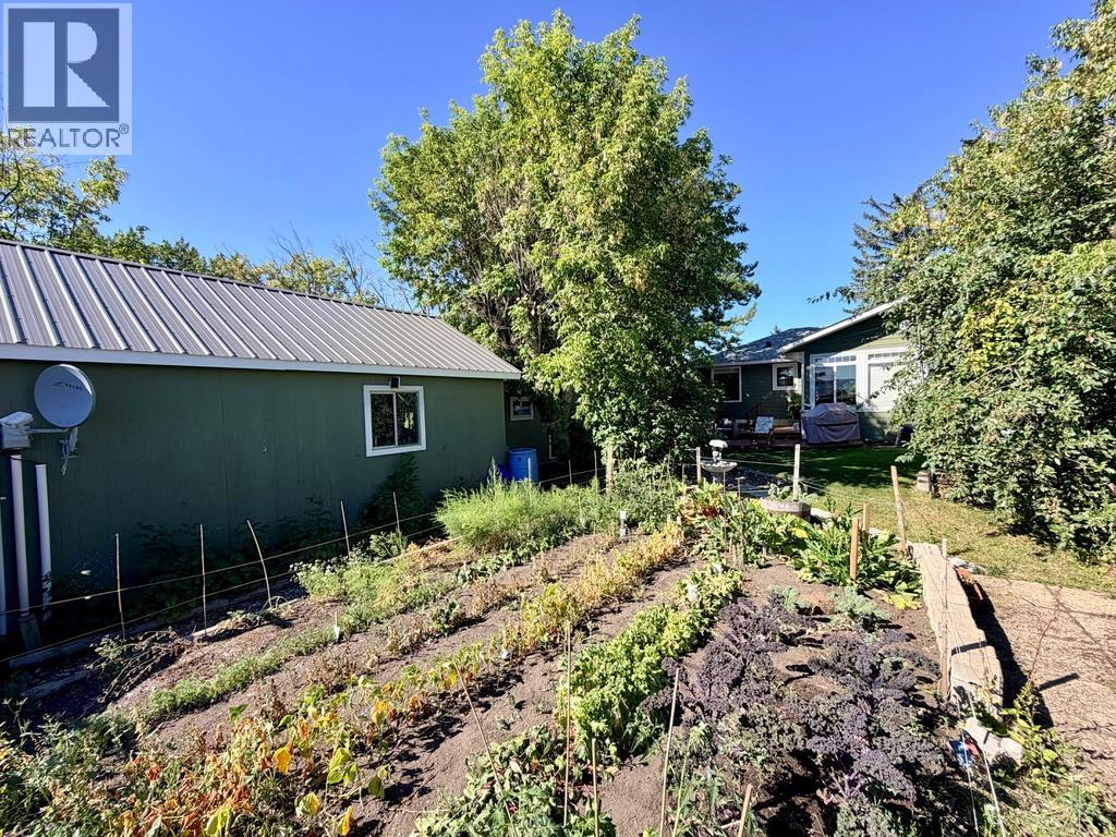 1045 93 Avenue, Dawson Creek, British Columbia  V1G 1E3 - Photo 36 - 10398862