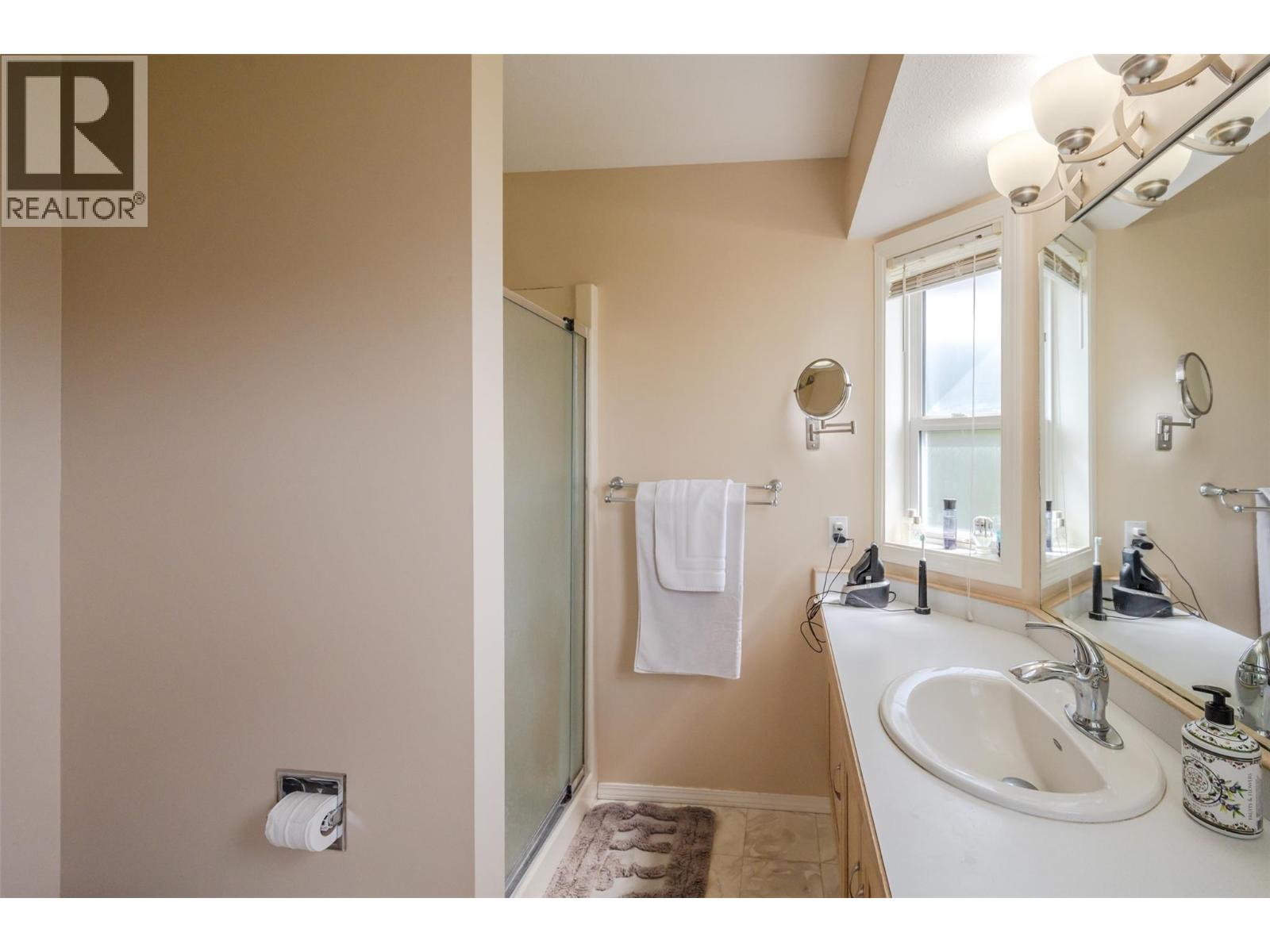 3 Spruce Court, Osoyoos, British Columbia  V0H 1V3 - Photo 8 - 10398849