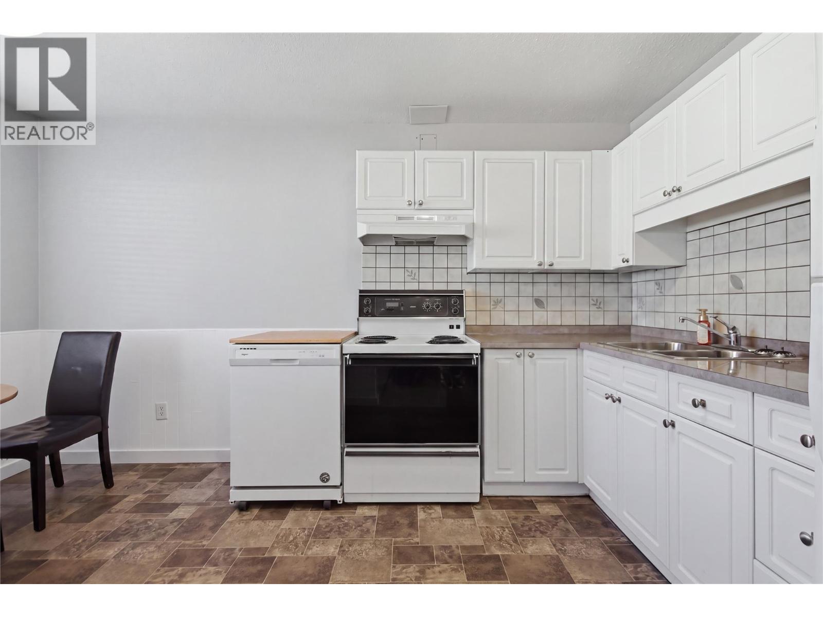1697 Greenfield Avenue Unit# 56, Kamloops, British Columbia  V2B 4N5 - Photo 2 - 10398855