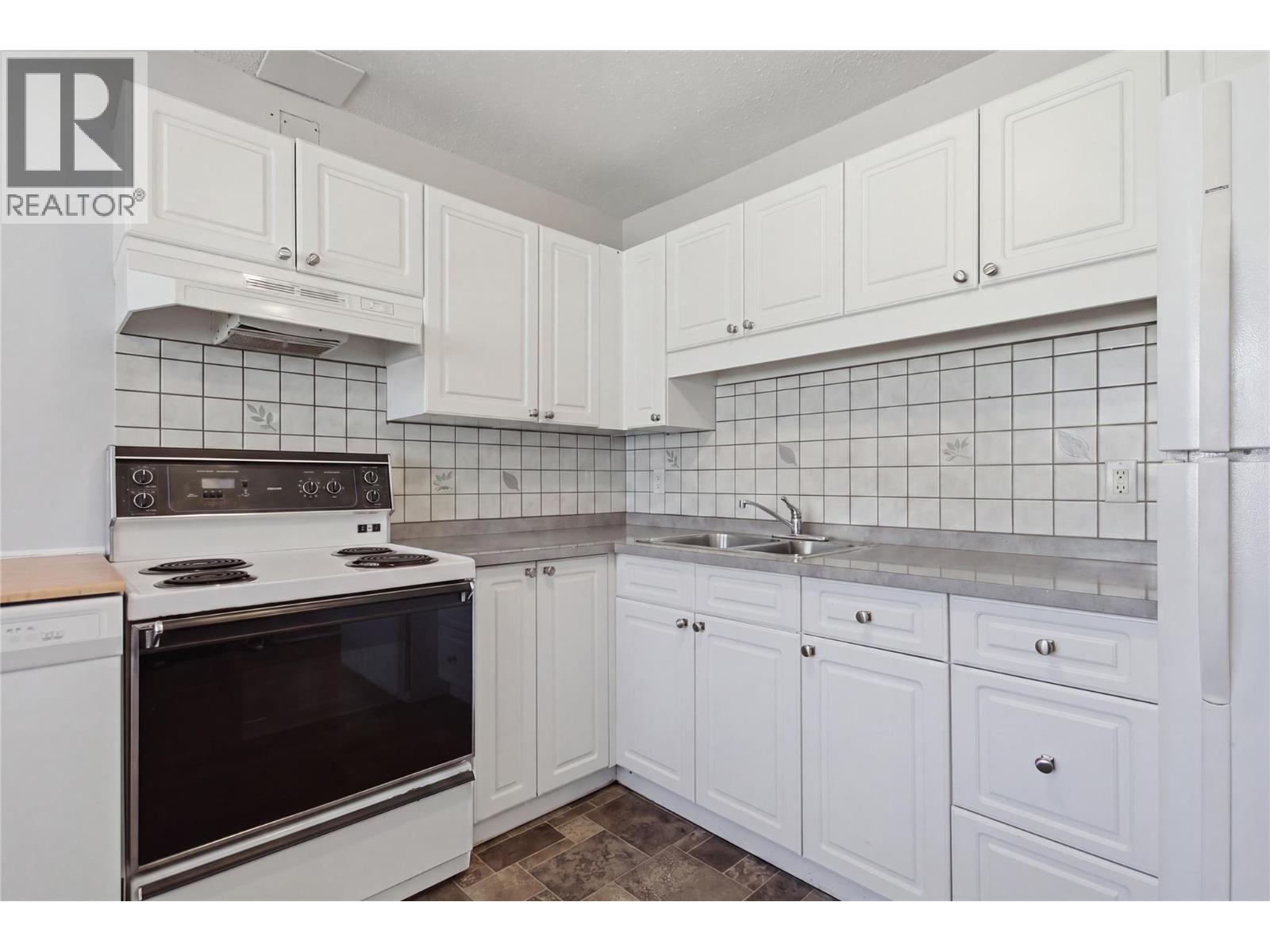 1697 Greenfield Avenue Unit# 56, Kamloops, British Columbia  V2B 4N5 - Photo 4 - 10398855