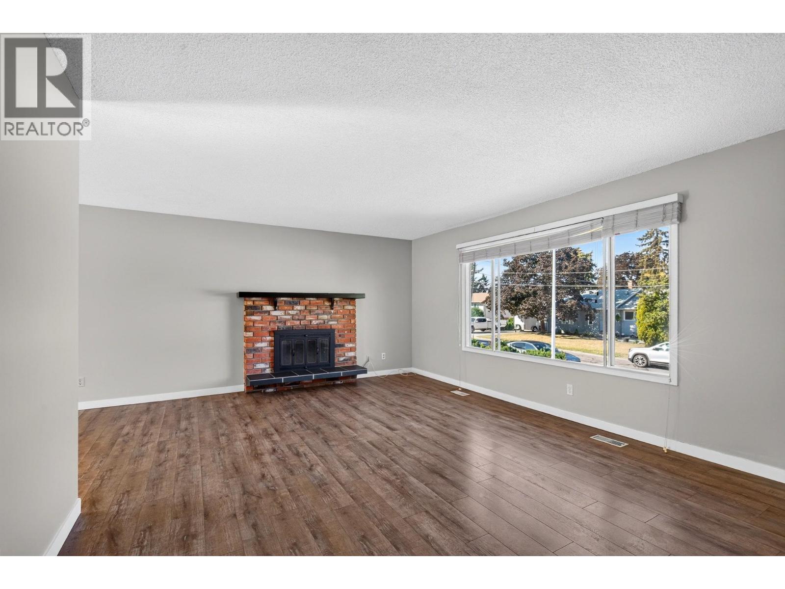 3907 14 Street, Vernon, British Columbia  V1T 7N3 - Photo 5 - 10395039