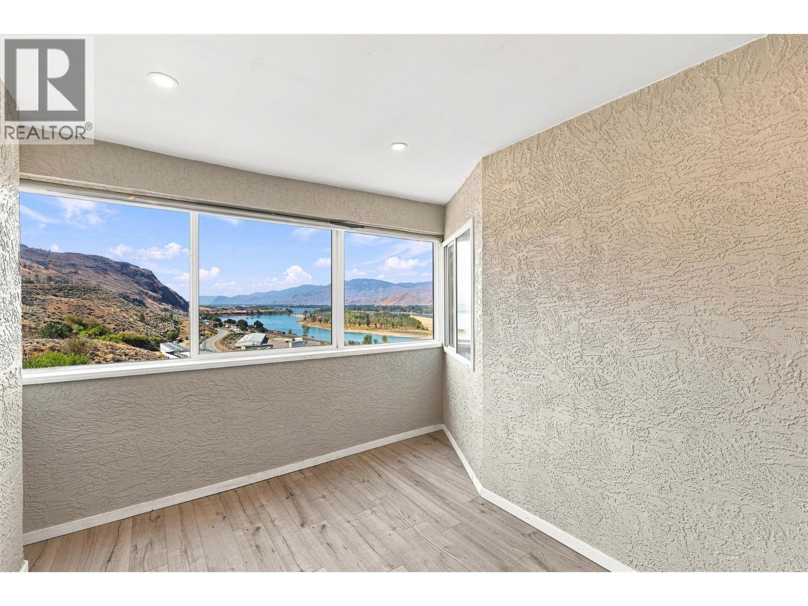 15 Hudsons Bay Trail Unit# 305, Kamloops, British Columbia  V2C 6S6 - Photo 10 - 10398754