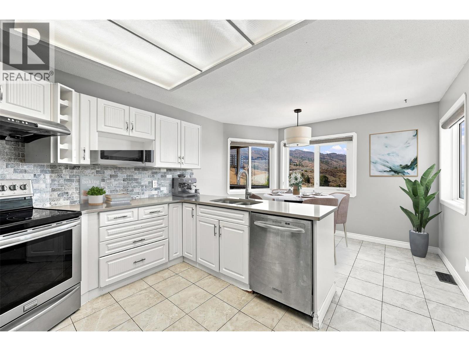 15 Hudsons Bay Trail Unit# 305, Kamloops, British Columbia  V2C 6S6 - Photo 12 - 10398754