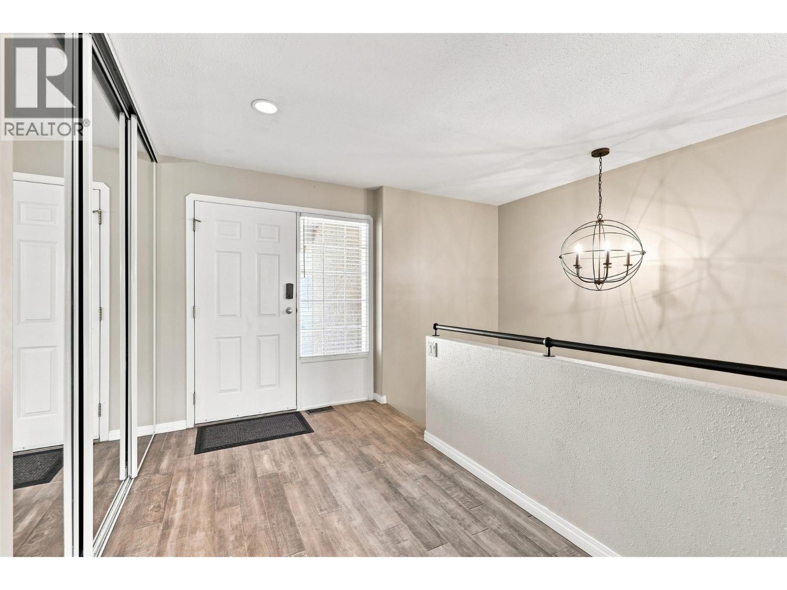 15 Hudsons Bay Trail Unit# 305, Kamloops, British Columbia  V2C 6S6 - Photo 3 - 10398754