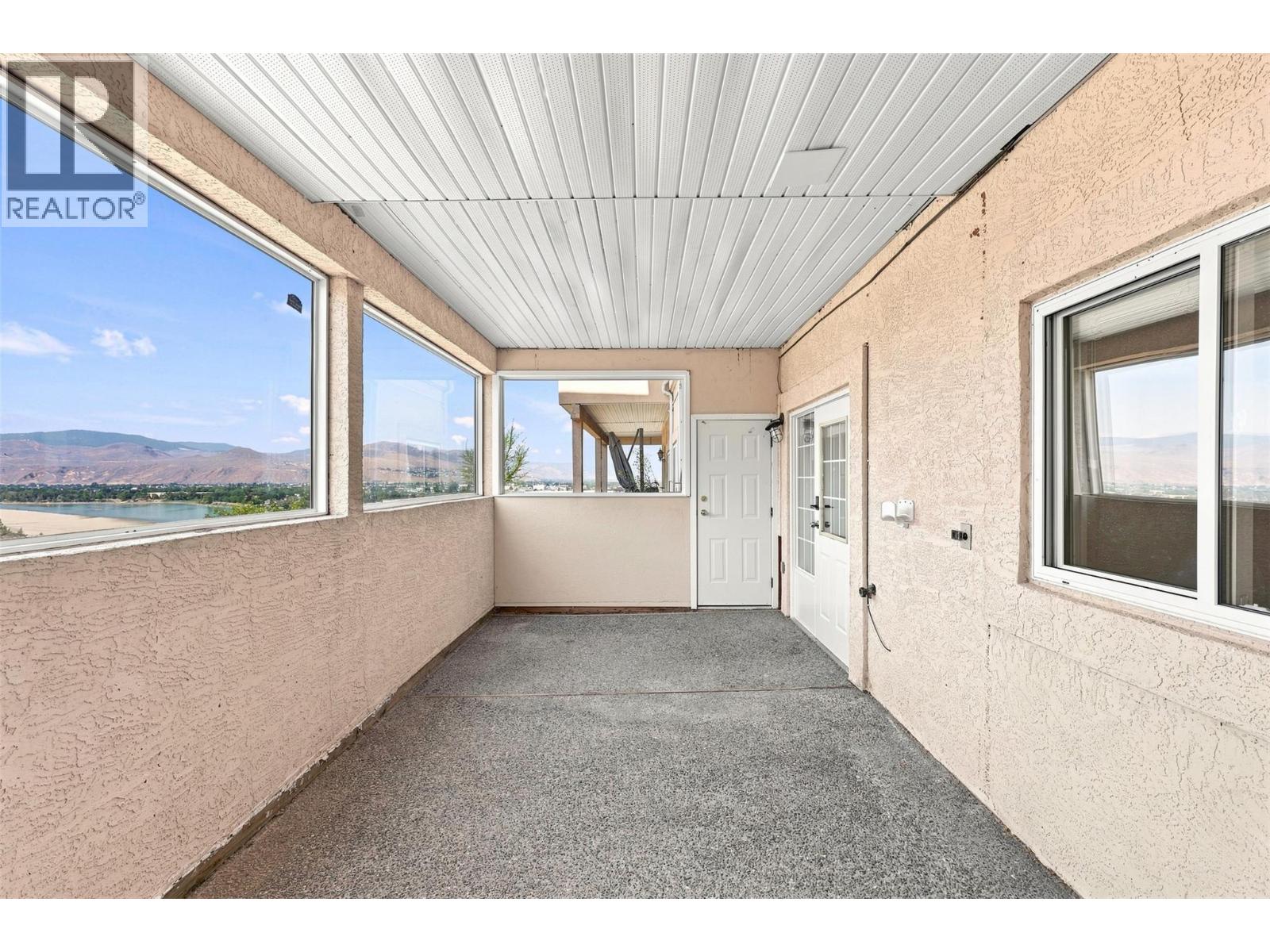 15 Hudsons Bay Trail Unit# 305, Kamloops, British Columbia  V2C 6S6 - Photo 33 - 10398754