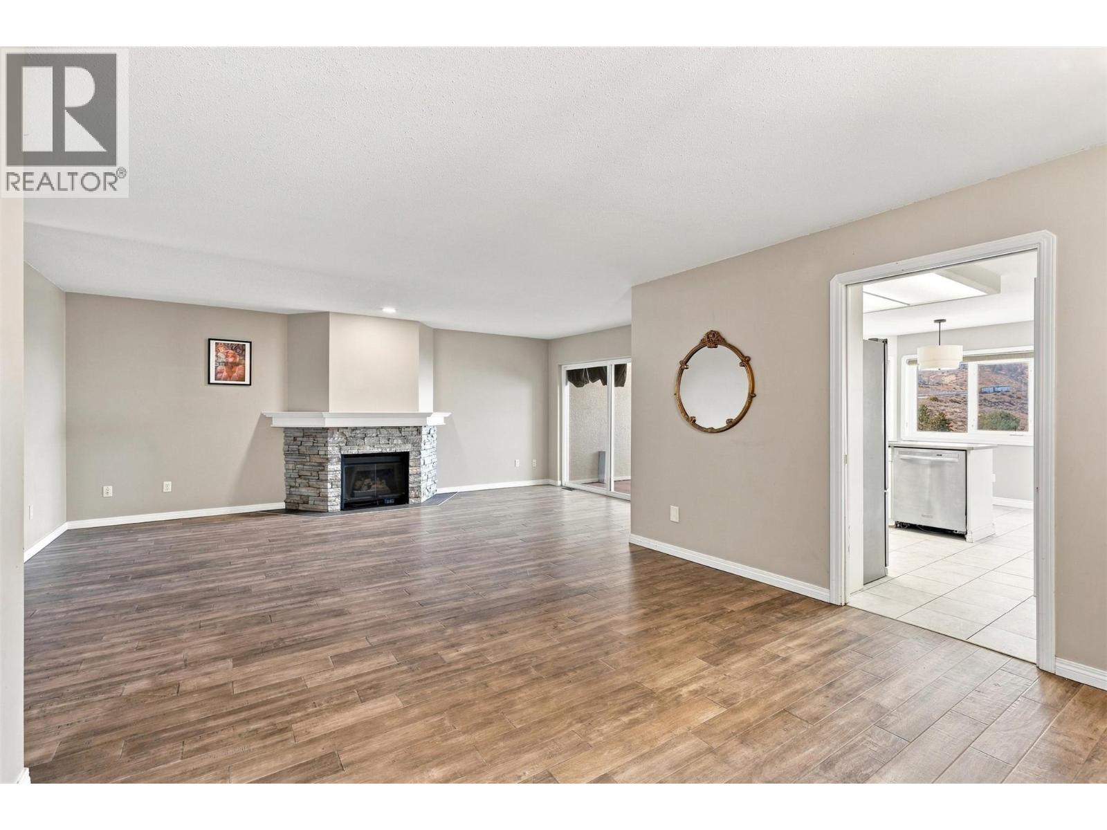 15 Hudsons Bay Trail Unit# 305, Kamloops, British Columbia  V2C 6S6 - Photo 5 - 10398754