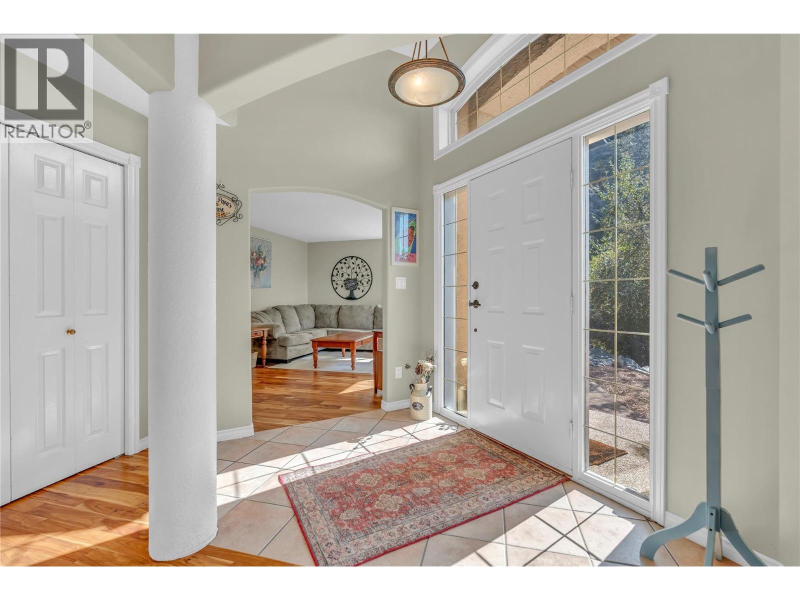 113 Christie Mountain Lane, Okanagan Falls, British Columbia  V0H 1R3 - Photo 2 - 10398280