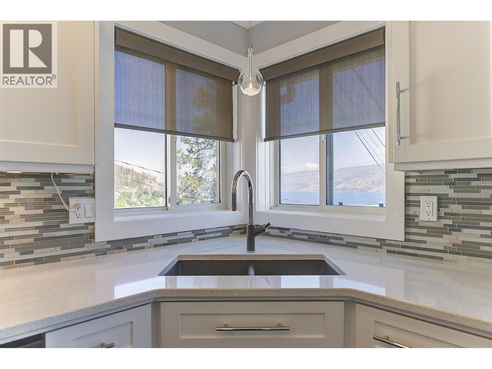 5284 Clarence Road, Peachland, British Columbia  V0H 1X2 - Photo 9 - 10398831