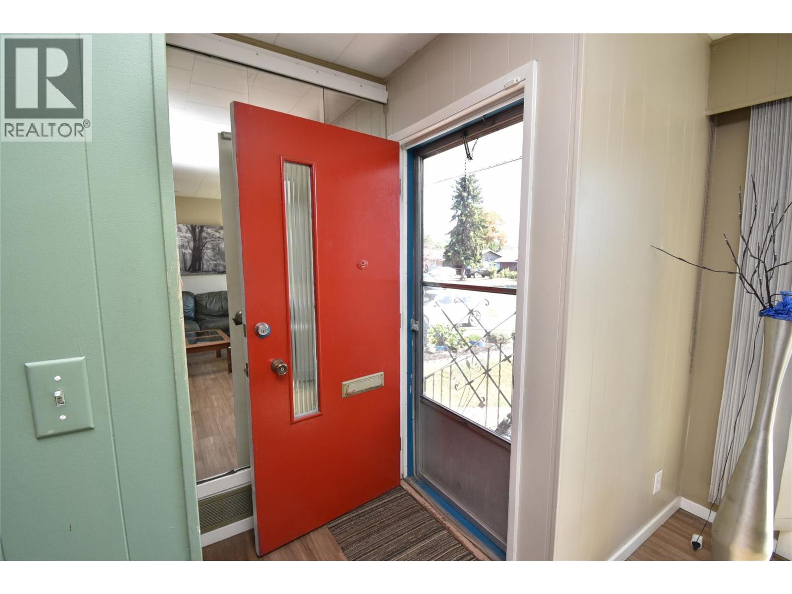 4209 27th Avenue, Vernon, British Columbia  V1T 1T3 - Photo 12 - 10398728