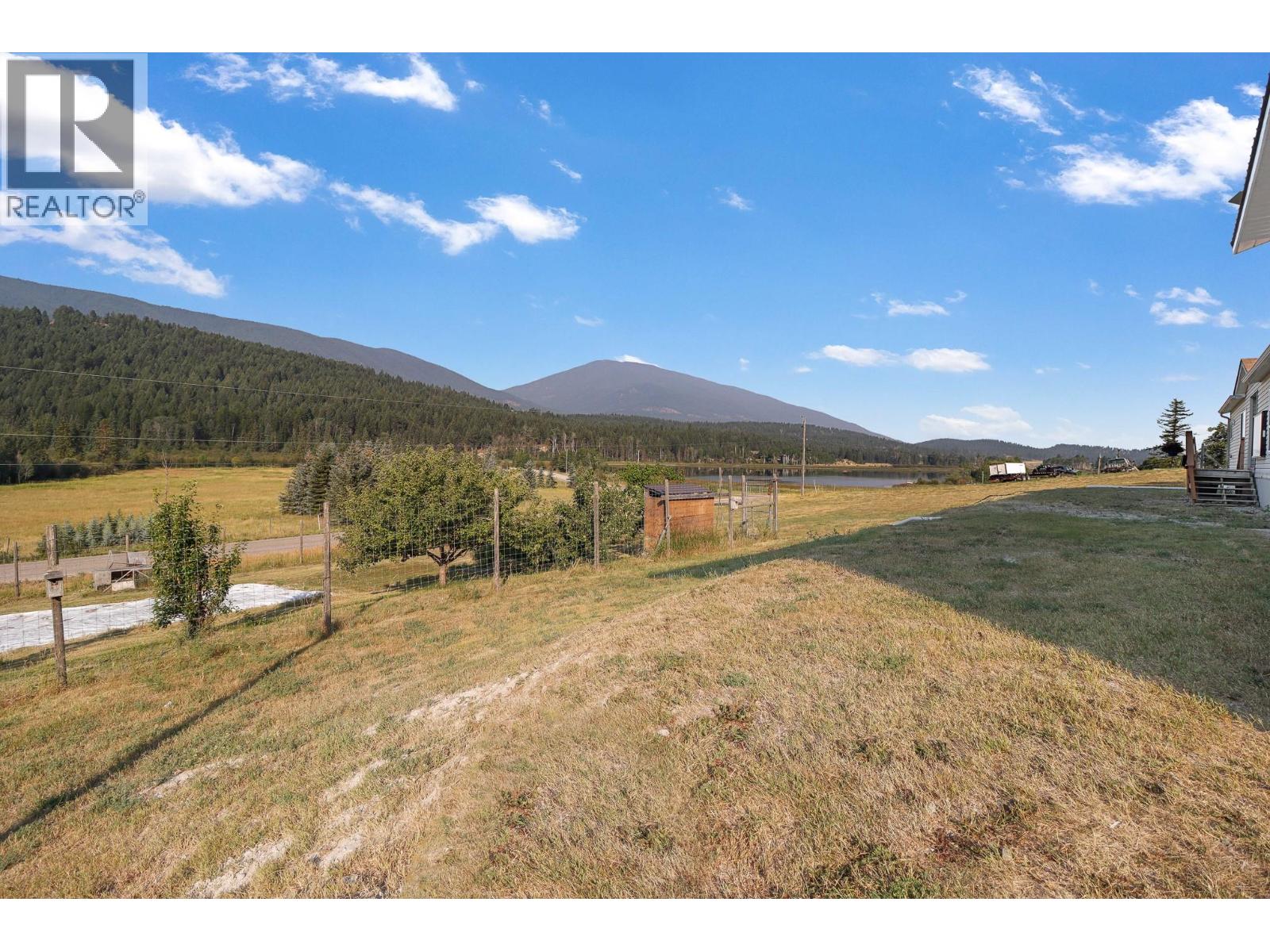 5562 Ha Ha Creek Road, Wardner, British Columbia  V0B 2J0 - Photo 11 - 10398635