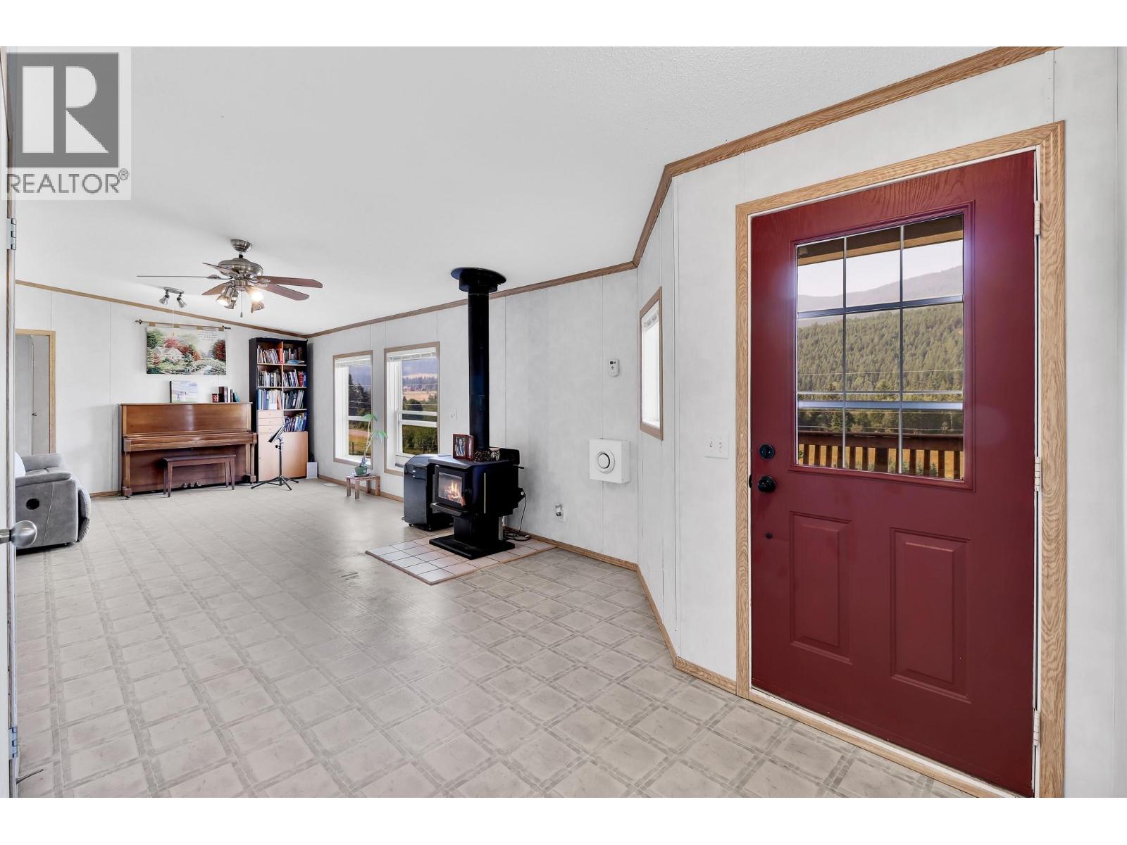 5562 Ha Ha Creek Road, Wardner, British Columbia  V0B 2J0 - Photo 15 - 10398635