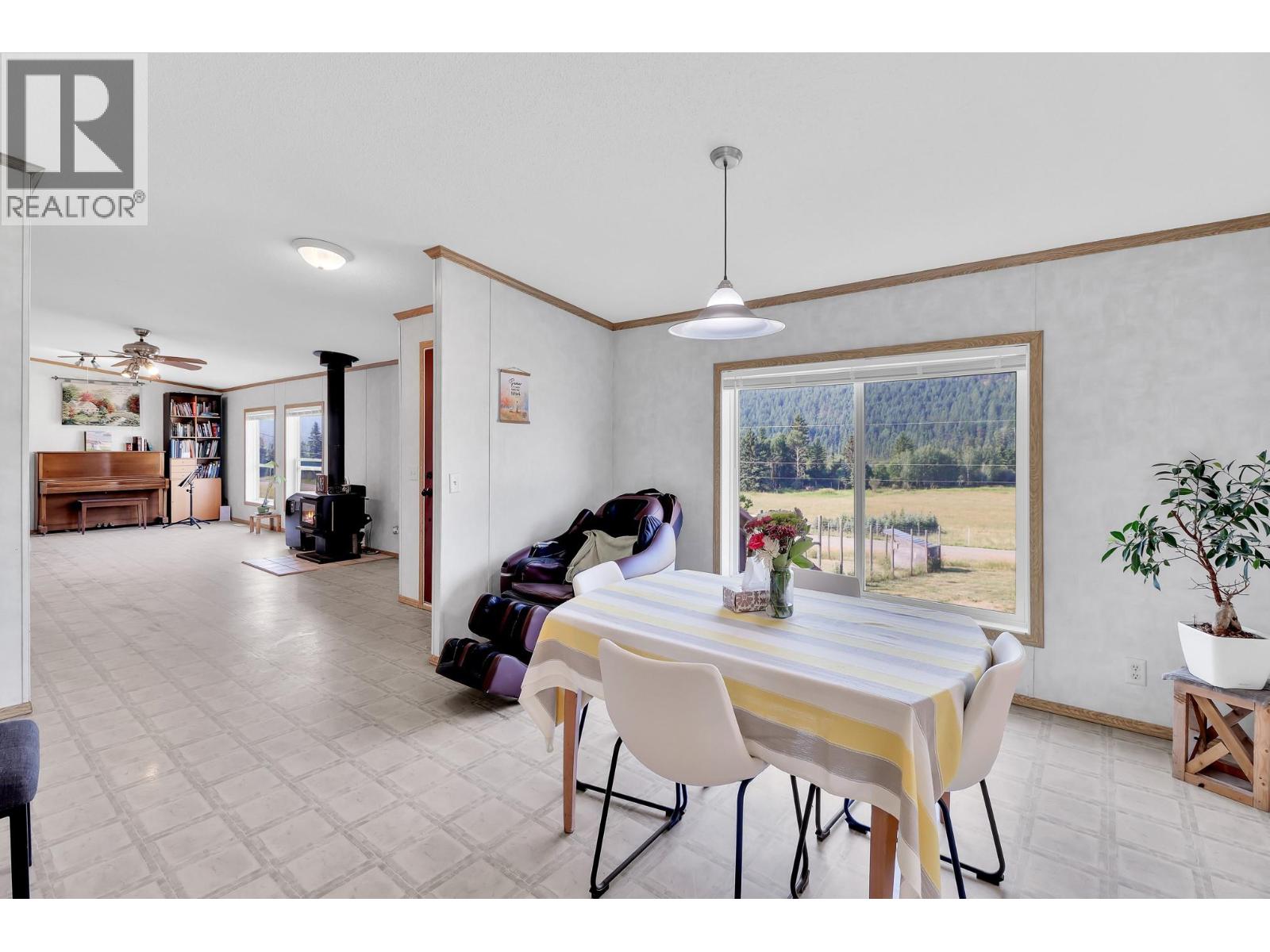 5562 Ha Ha Creek Road, Wardner, British Columbia  V0B 2J0 - Photo 18 - 10398635