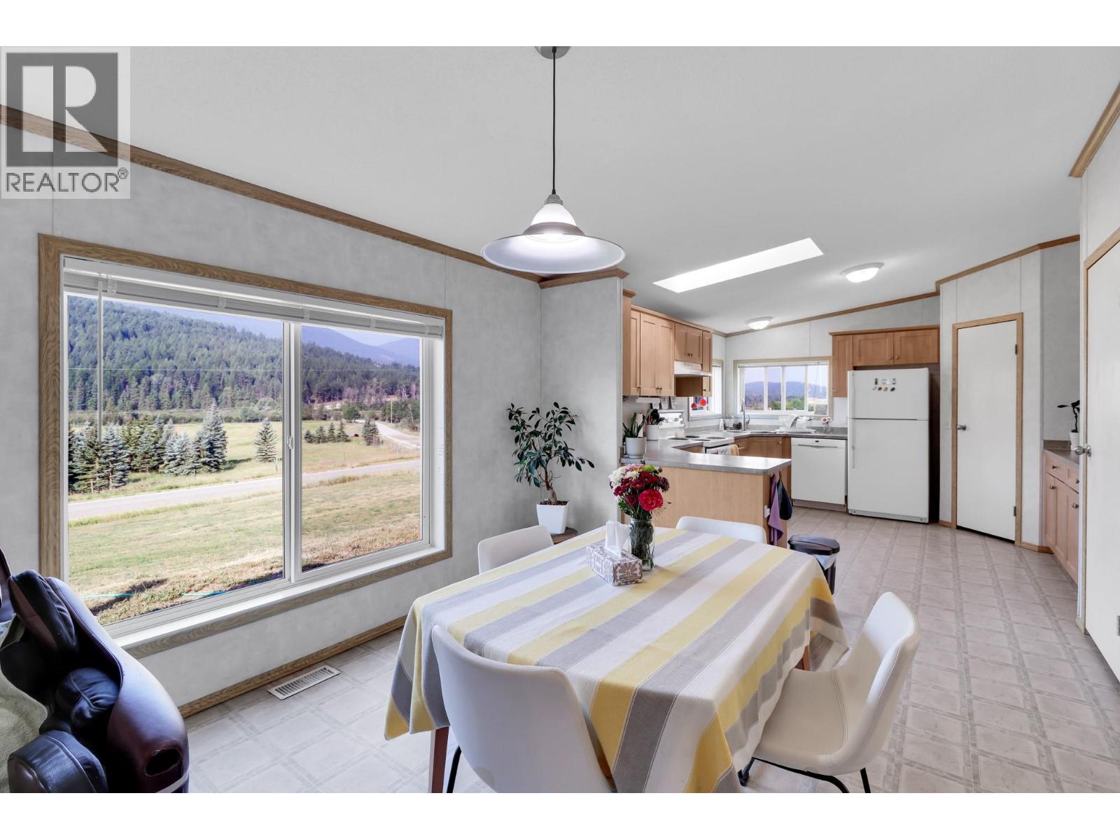 5562 Ha Ha Creek Road, Wardner, British Columbia  V0B 2J0 - Photo 19 - 10398635