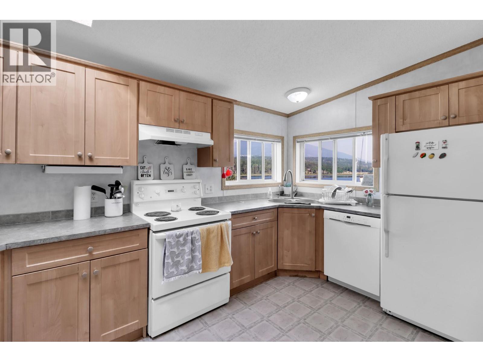5562 Ha Ha Creek Road, Wardner, British Columbia  V0B 2J0 - Photo 22 - 10398635