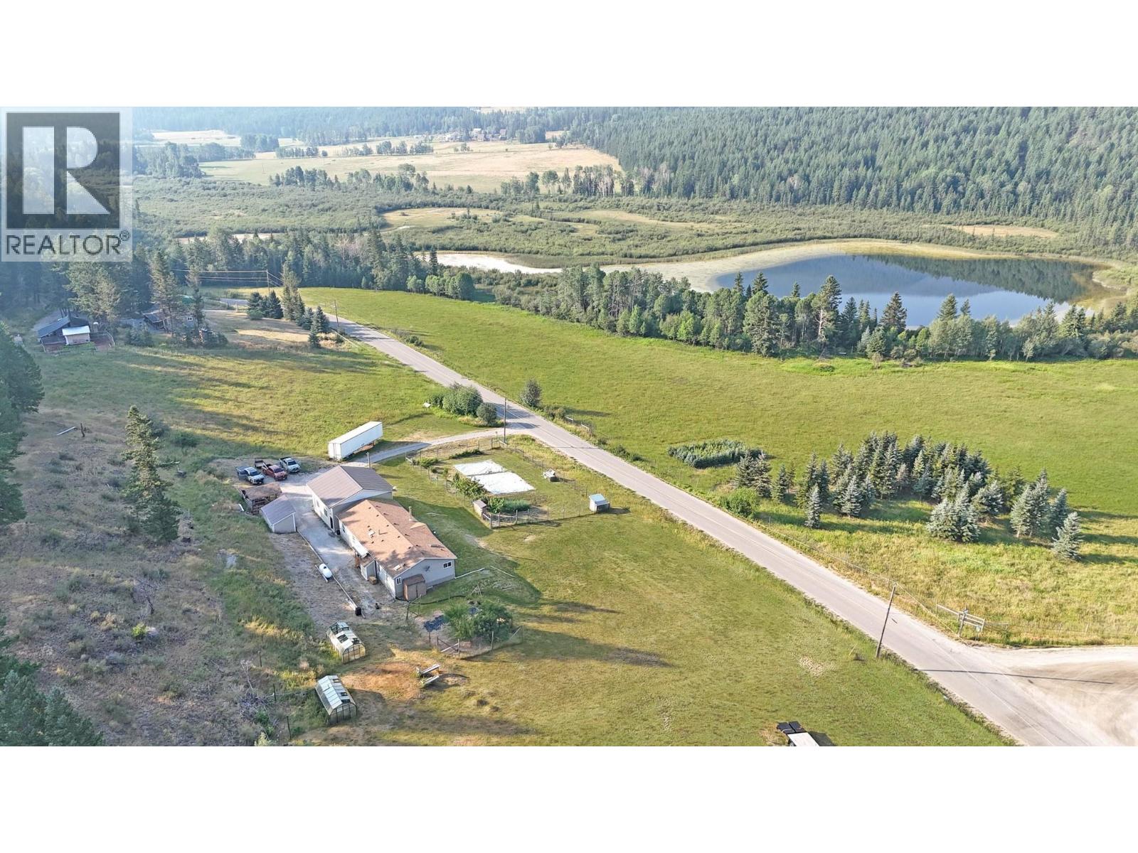 5562 Ha Ha Creek Road, Wardner, British Columbia  V0B 2J0 - Photo 4 - 10398635