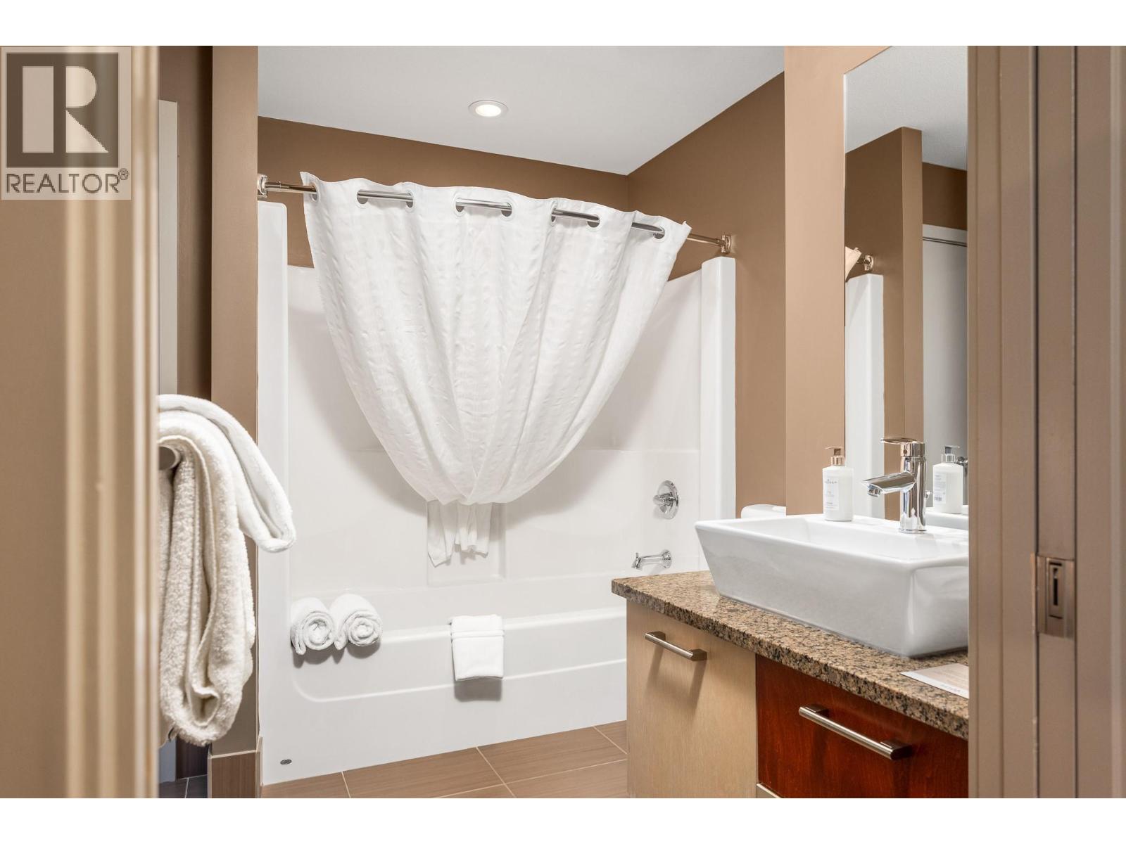 30 Monashee Road Unit# 310, Silver Star, British Columbia  V1B 0S8 - Photo 11 - 10398782
