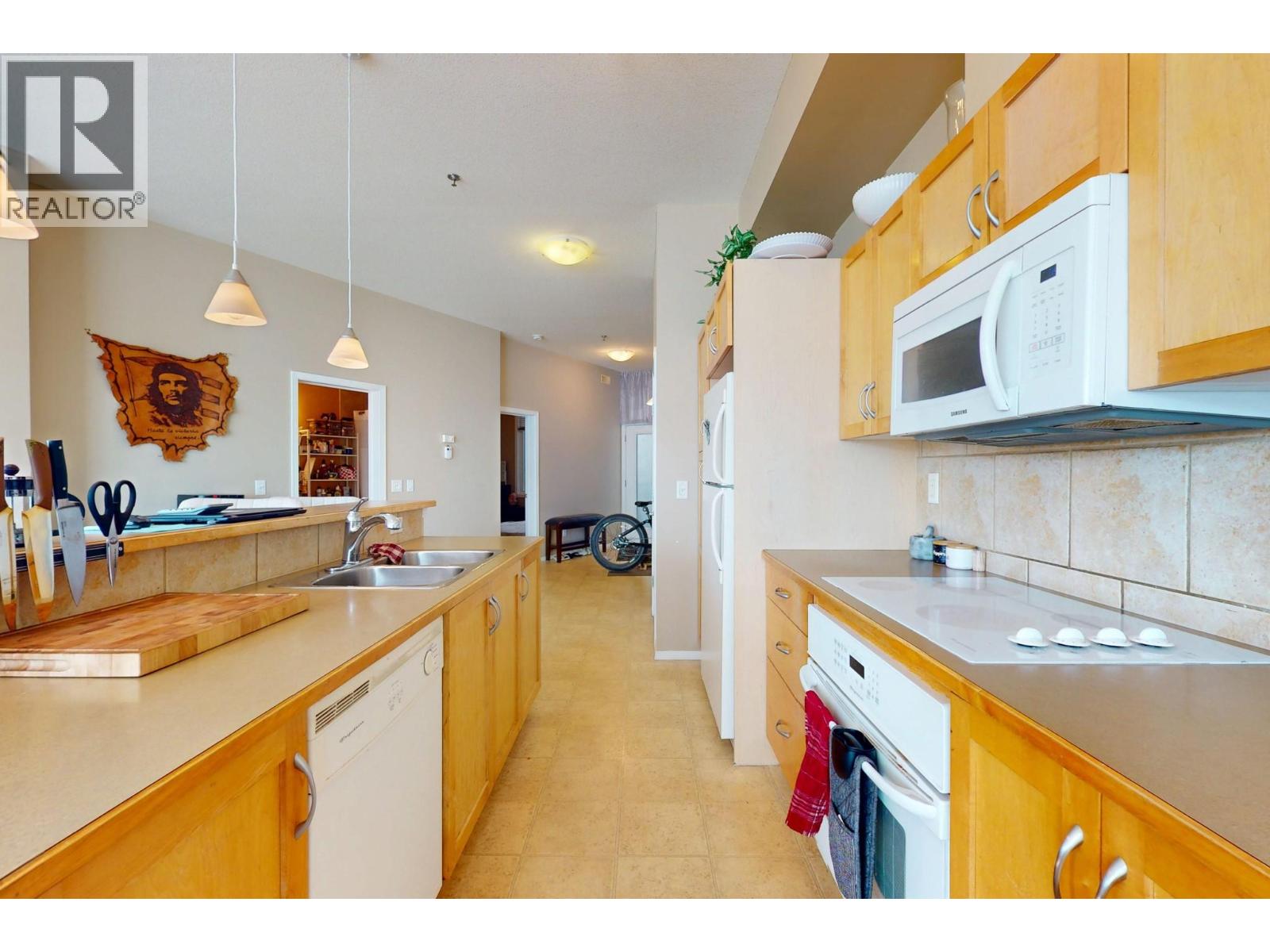 1327 St Paul Street Unit# 212, Kelowna, British Columbia  V1Y 2E2 - Photo 2 - 10398766