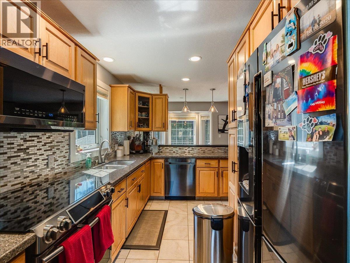 900 7th Street, Montrose, British Columbia  V0G 1P0 - Photo 13 - 10398896