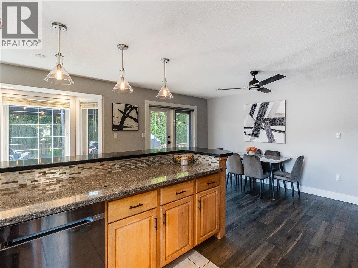 900 7th Street, Montrose, British Columbia  V0G 1P0 - Photo 14 - 10398896