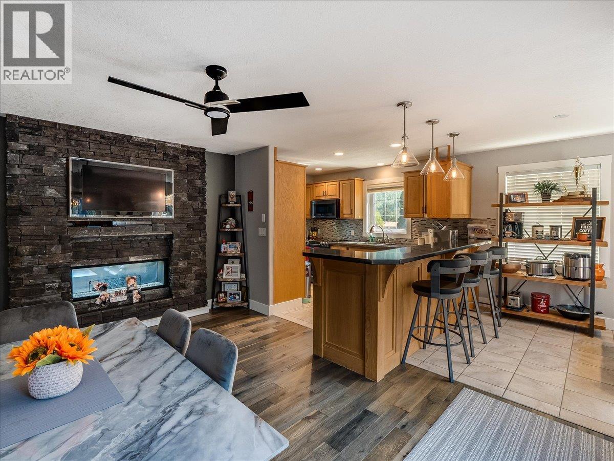 900 7th Street, Montrose, British Columbia  V0G 1P0 - Photo 16 - 10398896