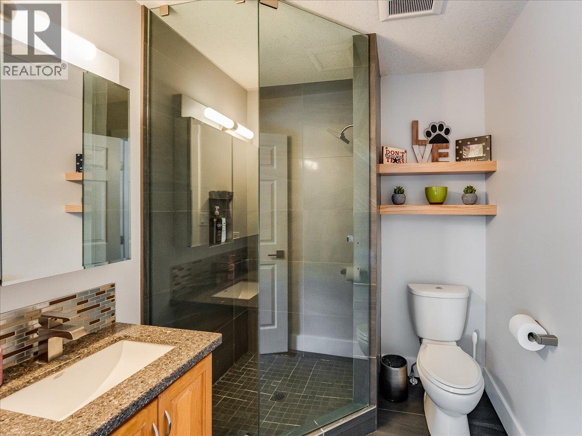 900 7th Street, Montrose, British Columbia  V0G 1P0 - Photo 22 - 10398896