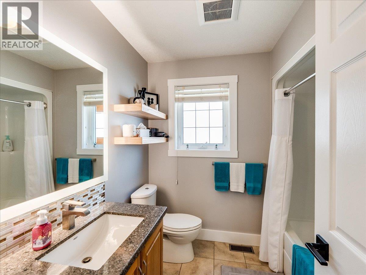 900 7th Street, Montrose, British Columbia  V0G 1P0 - Photo 25 - 10398896