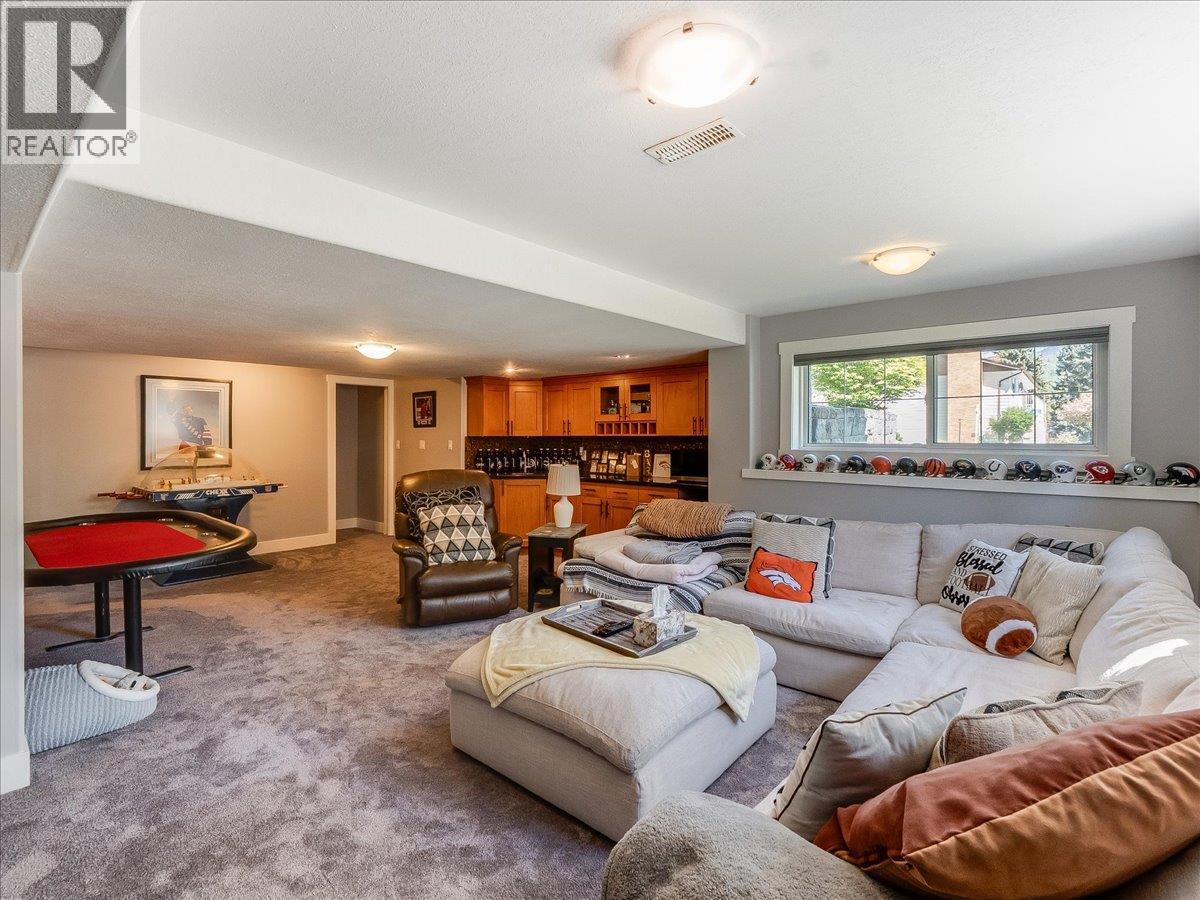 900 7th Street, Montrose, British Columbia  V0G 1P0 - Photo 33 - 10398896