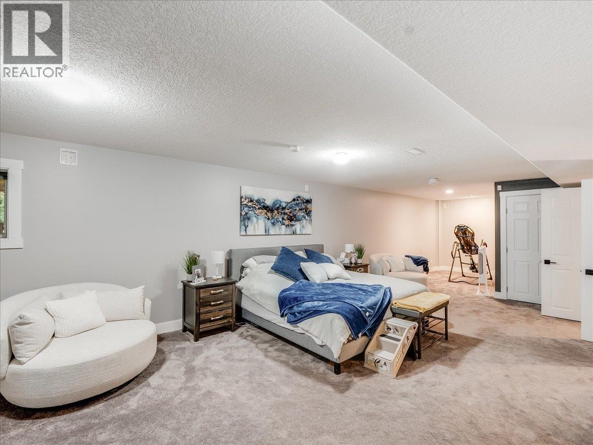 900 7th Street, Montrose, British Columbia  V0G 1P0 - Photo 38 - 10398896