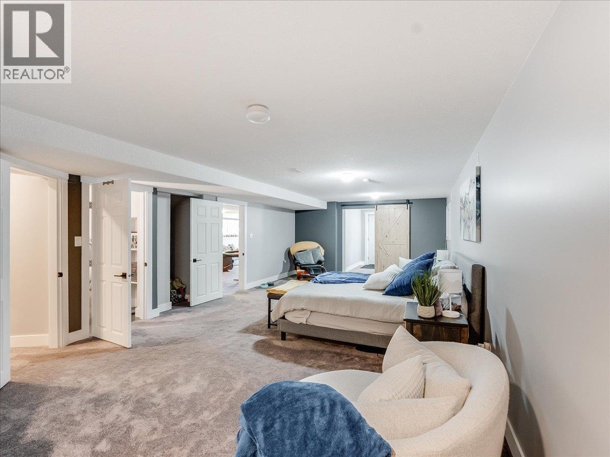 900 7th Street, Montrose, British Columbia  V0G 1P0 - Photo 39 - 10398896