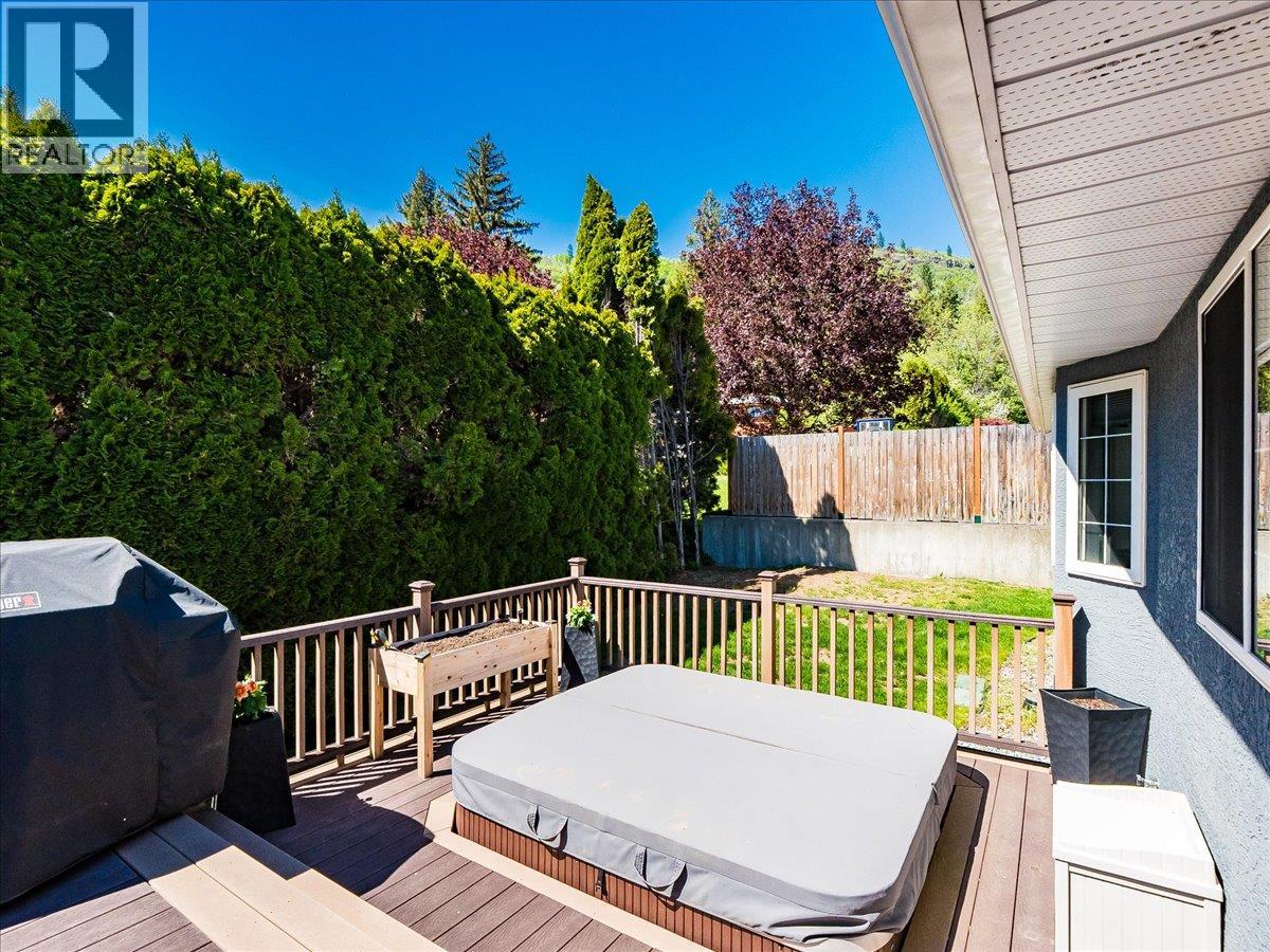 900 7th Street, Montrose, British Columbia  V0G 1P0 - Photo 49 - 10398896
