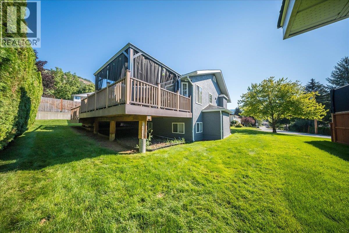 900 7th Street, Montrose, British Columbia  V0G 1P0 - Photo 51 - 10398896