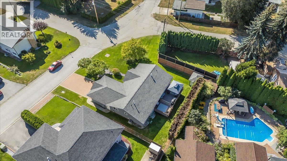 900 7th Street, Montrose, British Columbia  V0G 1P0 - Photo 62 - 10398896