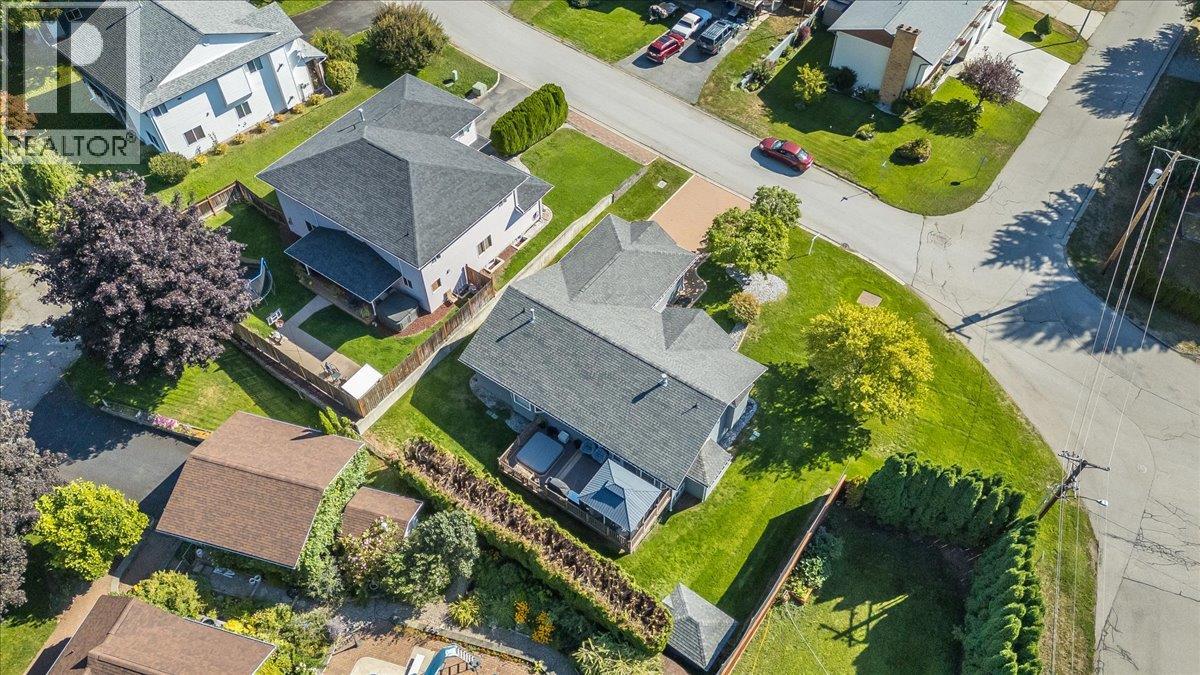 900 7th Street, Montrose, British Columbia  V0G 1P0 - Photo 63 - 10398896