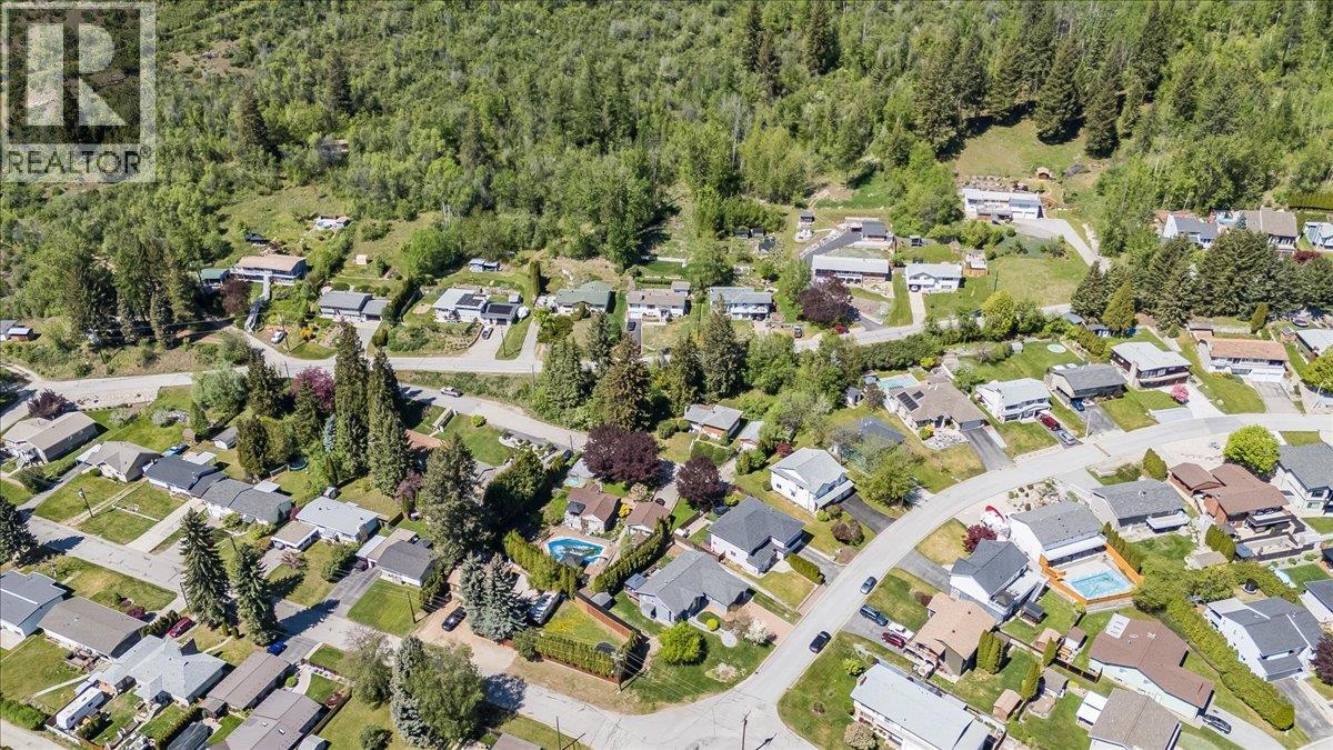 900 7th Street, Montrose, British Columbia  V0G 1P0 - Photo 66 - 10398896