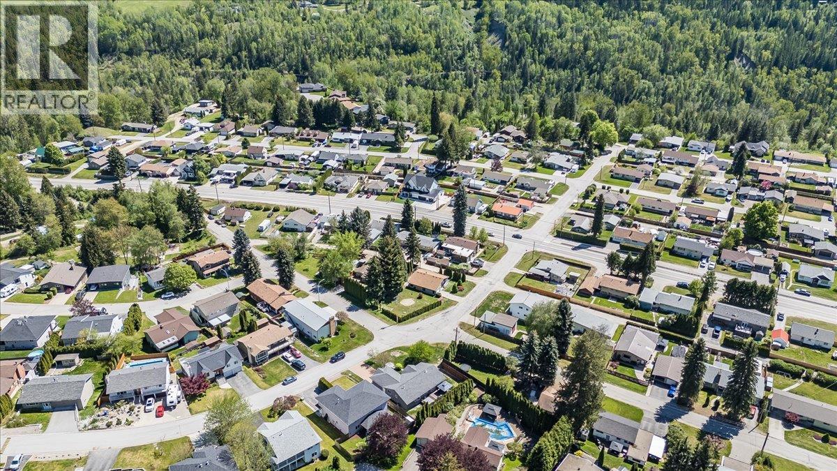 900 7th Street, Montrose, British Columbia  V0G 1P0 - Photo 68 - 10398896