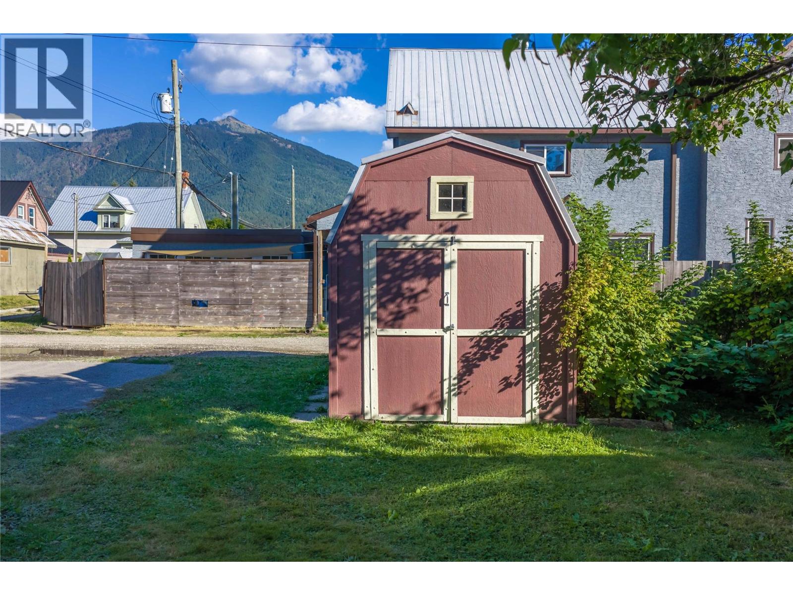 408 & 410 Mackenzie Avenue, Revelstoke, British Columbia  V0E 2S0 - Photo 19 - 10398819