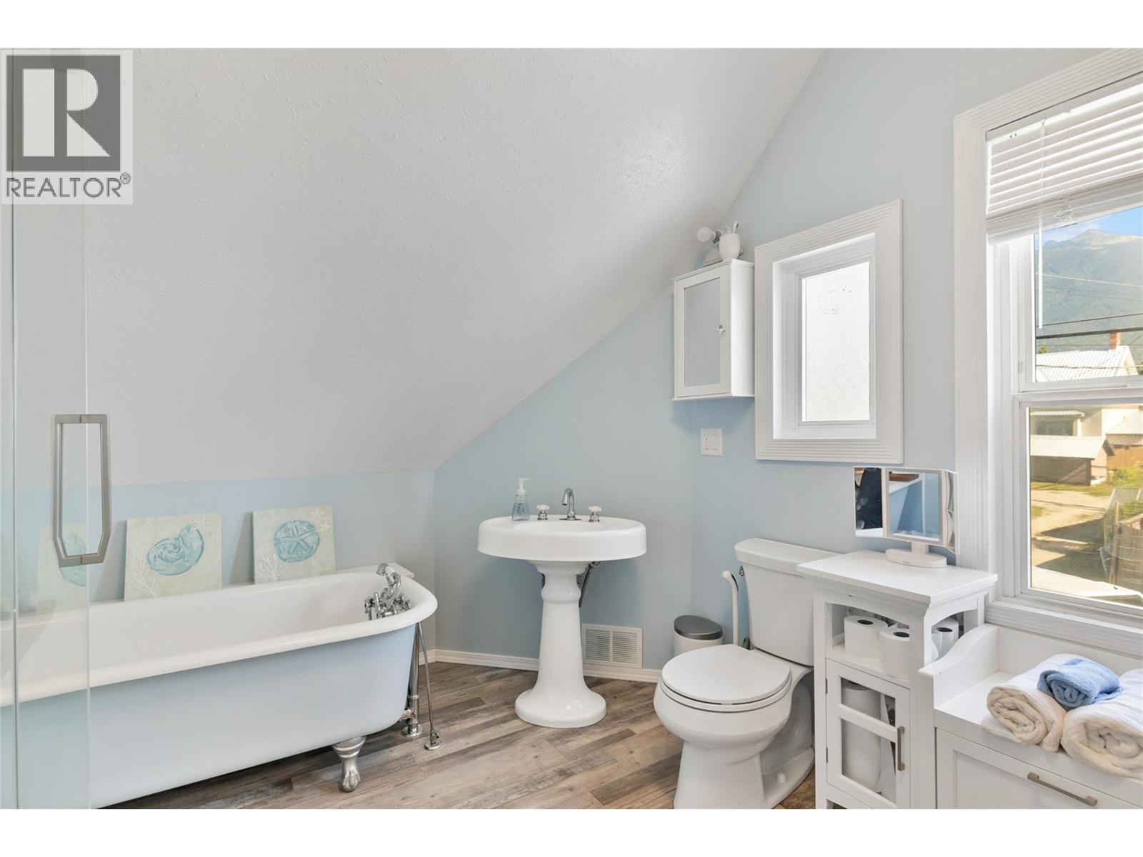 408 & 410 Mackenzie Avenue, Revelstoke, British Columbia  V0E 2S0 - Photo 30 - 10398819