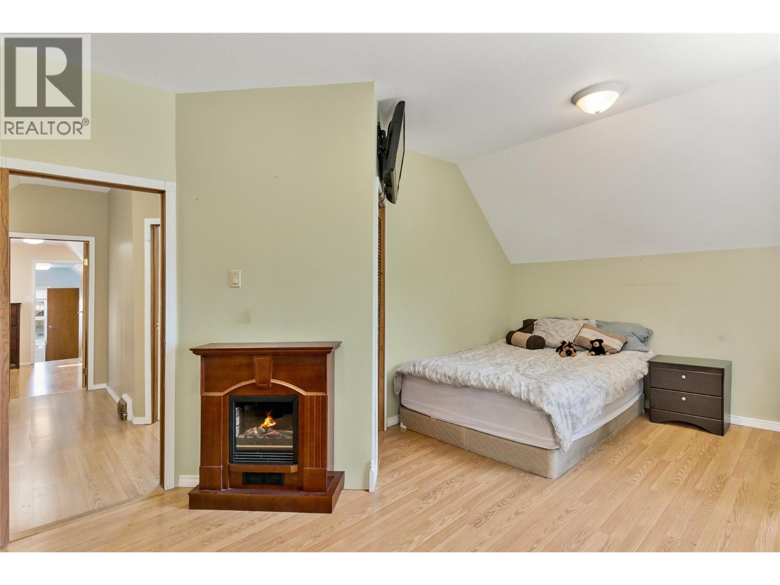 408 & 410 Mackenzie Avenue, Revelstoke, British Columbia  V0E 2S0 - Photo 34 - 10398819