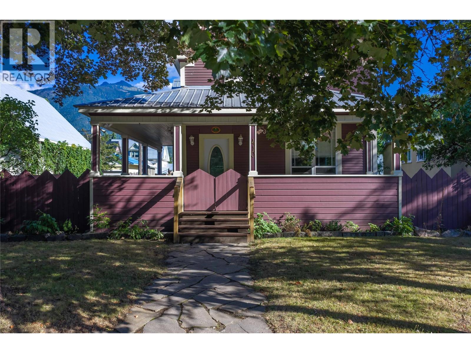 408 & 410 Mackenzie Avenue, Revelstoke, British Columbia  V0E 2S0 - Photo 4 - 10398819