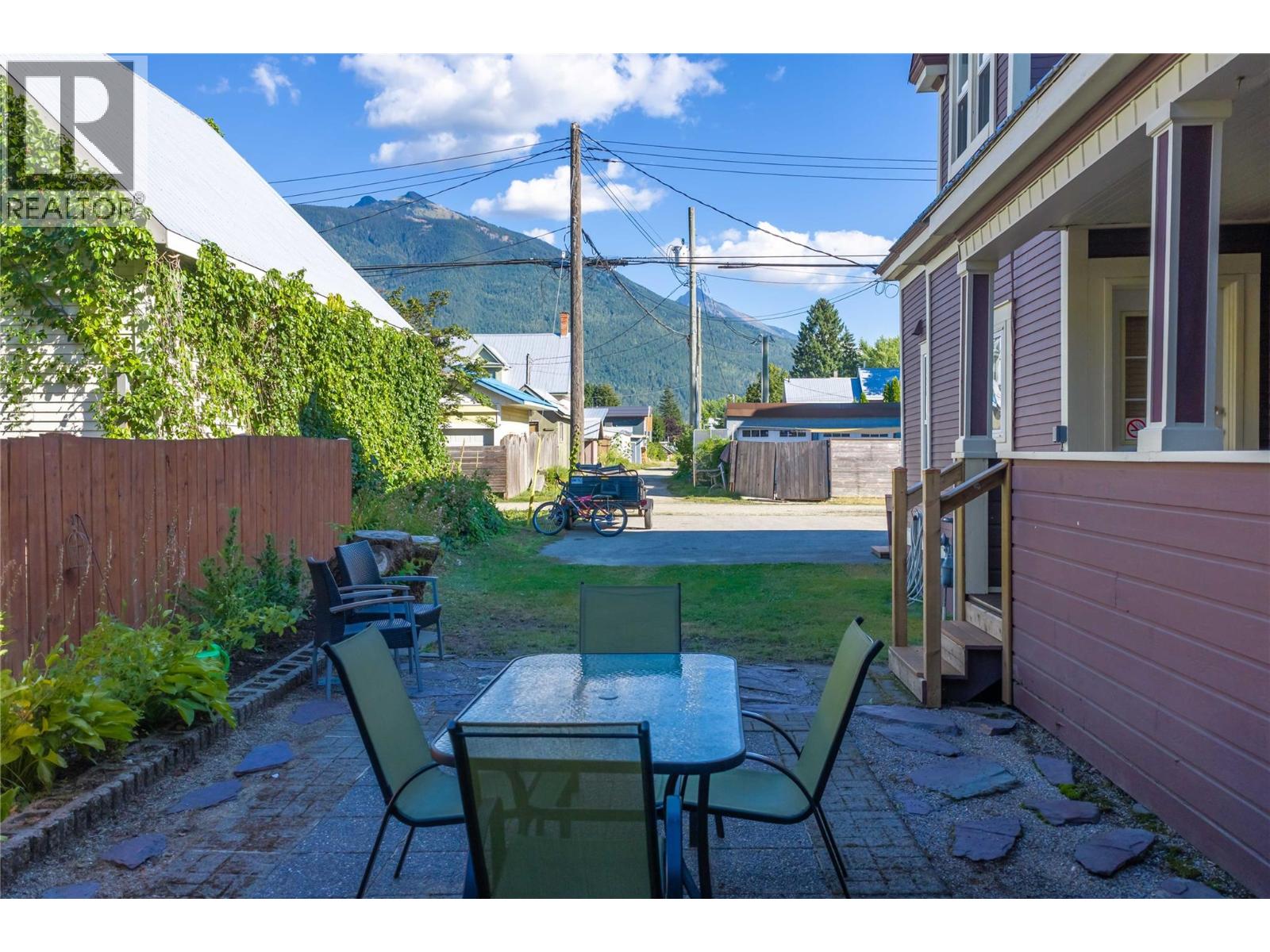 408 & 410 Mackenzie Avenue, Revelstoke, British Columbia  V0E 2S0 - Photo 8 - 10398819