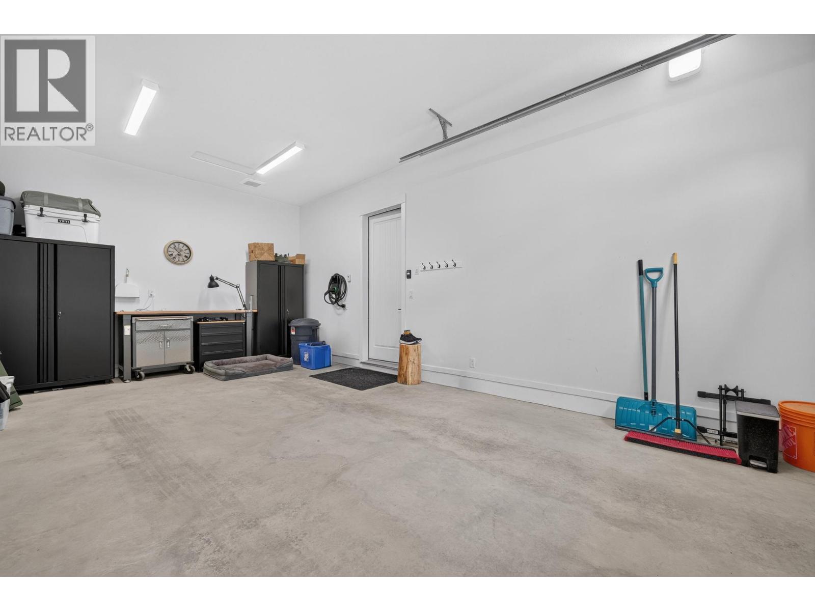 9871 Cathedral Drive, Silver Star, British Columbia  V1B 3M1 - Photo 42 - 10398673